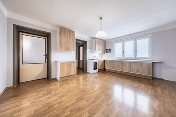 Prodej nájemního domu 200 m², Blatno