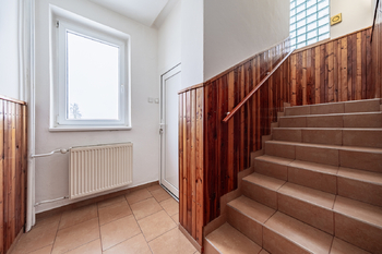 Prodej nájemního domu 200 m², Blatno