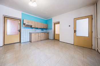 Prodej nájemního domu 200 m², Blatno