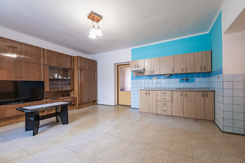 Prodej nájemního domu 200 m², Blatno