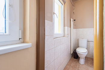 Prodej nájemního domu 200 m², Blatno