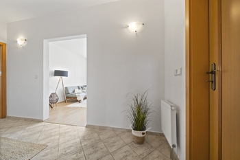hala-vstup - Prodej bytu 2+kk v osobním vlastnictví 44 m², Brno