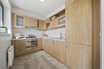 kuchňká linka - Prodej bytu 2+kk v osobním vlastnictví 44 m², Brno