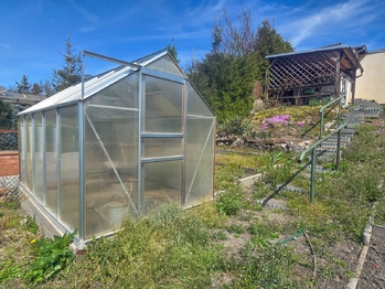plastový skleník - Prodej domu 87 m², České Budějovice