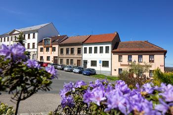 uliční pohled - Prodej kancelářských prostor 193 m², Hořovice 