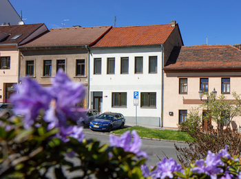 uliční pohled - Prodej kancelářských prostor 193 m², Hořovice