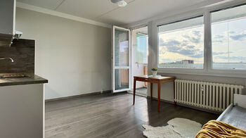 Pronájem bytu 1+kk v osobním vlastnictví 34 m², Praha 8 - Troja