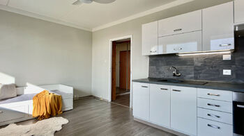 Pronájem bytu 1+kk v osobním vlastnictví 34 m², Praha 8 - Troja