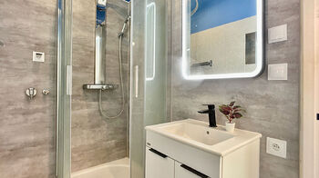Pronájem bytu 1+kk v osobním vlastnictví 34 m², Praha 8 - Troja