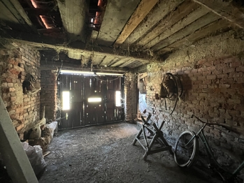 stodola - garáž - Prodej domu 140 m², Prosetín