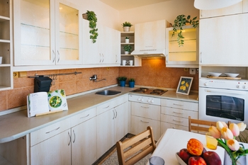 kuchyně kout - Prodej bytu 2+1 v osobním vlastnictví 57 m², Velké Meziříčí