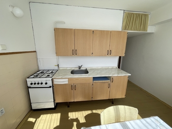 kuchyně s jídelním koutem - Pronájem bytu 2+1 v osobním vlastnictví 52 m², Poděbrady