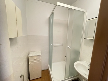 koupelna - Pronájem bytu 2+1 v osobním vlastnictví 52 m², Poděbrady