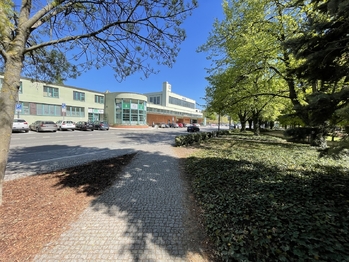 nádraží v blízkosti domu - Pronájem bytu 2+1 v osobním vlastnictví 52 m², Poděbrady