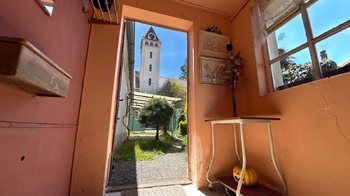 Výhled ze vstupní chodby - Prodej domu 76 m², Vlašim