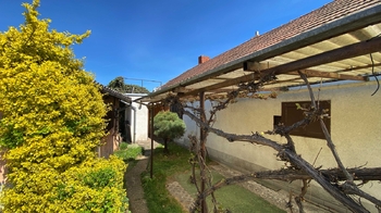 Zahrada s parkovacím stáním - Prodej domu 76 m², Vlašim