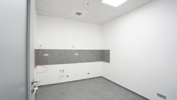 Pronájem kancelářských prostor 416 m², Praha 9 - Vysočany