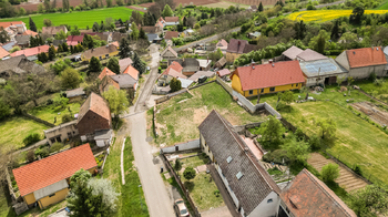 Prodej pozemku 842 m², Holedeč