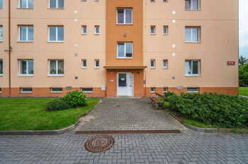 Pronájem bytu 3+1 v družstevním vlastnictví 75 m², Praha 9 - Čakovice