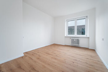 Pronájem bytu 3+1 v družstevním vlastnictví 75 m², Praha 9 - Čakovice