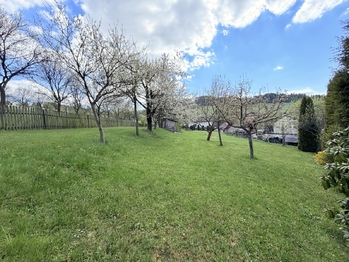 Prodej pozemku 950 m², Huslenky