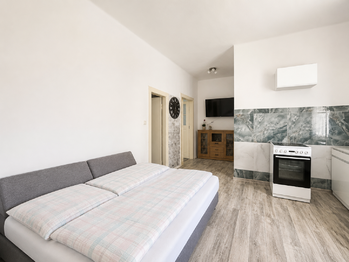 byt č.2 bez deko. - Prodej domu 414 m², Březnice