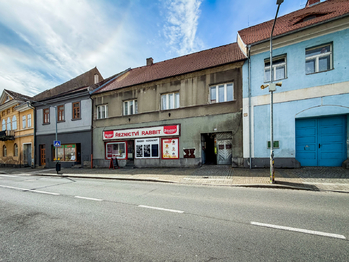 výhled z náměstí - Prodej domu 414 m², Březnice