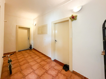 chodba - Prodej domu 414 m², Březnice