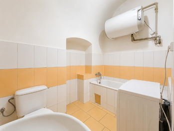 byt č.1 koupelna čist. - Prodej domu 414 m², Březnice
