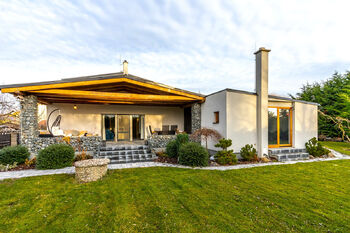 Pronájem domu 273 m², Libiš