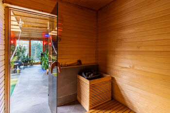 Pronájem domu 273 m², Libiš