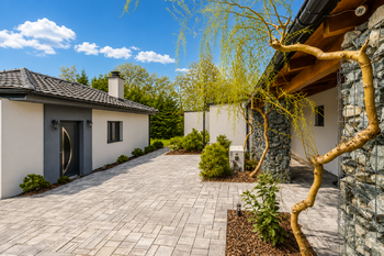 Pronájem domu 273 m², Libiš