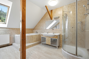 Prodej nájemního domu 654 m², Železný Brod