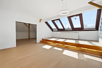 Prodej nájemního domu 654 m², Železný Brod