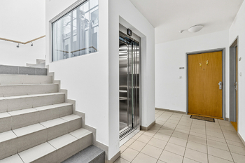 Prodej bytu 3+kk v osobním vlastnictví 8664 m², Praha 9 - Hloubětín