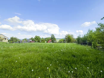 Prodej pozemku 966 m², Police