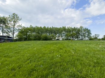 Prodej pozemku 966 m², Police