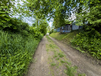 Prodej pozemku 966 m², Police