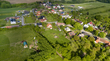 Prodej pozemku 966 m², Police
