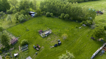 Prodej pozemku 966 m², Police