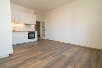 Pronájem bytu 2+1 v osobním vlastnictví 76 m², Praha 10 - Vršovice