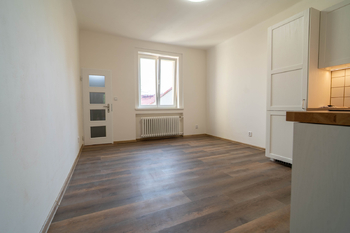 Pronájem bytu 2+1 v osobním vlastnictví 76 m², Praha 10 - Vršovice