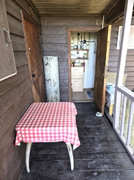 Vstup do umývárny z terasy - Prodej chaty / chalupy 39 m², Křesín