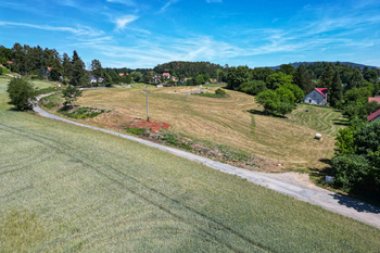 Pozemek 3.089 m2 - pohled z jihozápadu - Prodej pozemku 3089 m², Nespeky