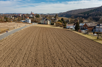Prodej pozemku 975 m², Zlín
