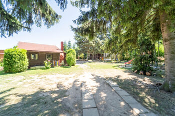 Prodej pozemku 1178 m², Úvaly