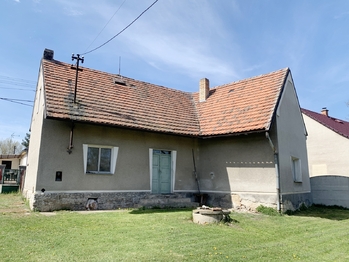 pohled ze dvora - Prodej domu 90 m², Pšovlky