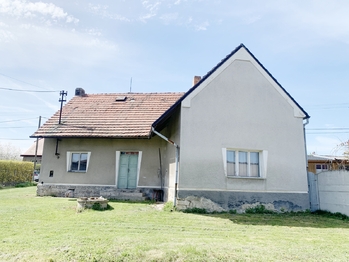 pohled ze dvora - Prodej domu 90 m², Pšovlky