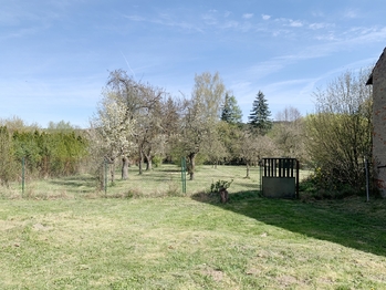 pohled na sad - Prodej domu 90 m², Pšovlky