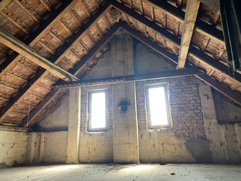 půdní prostor - Prodej domu 90 m², Pšovlky